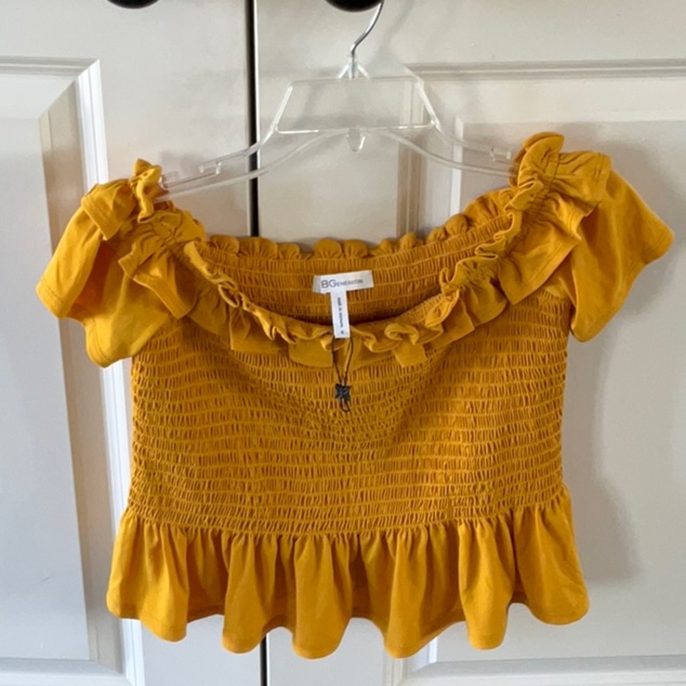 Off shoulder bcbg top new but tag missing